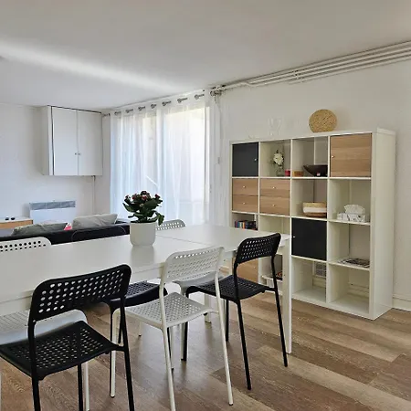 Lumineux Et Calme En Rez-de-jardin Apartmán