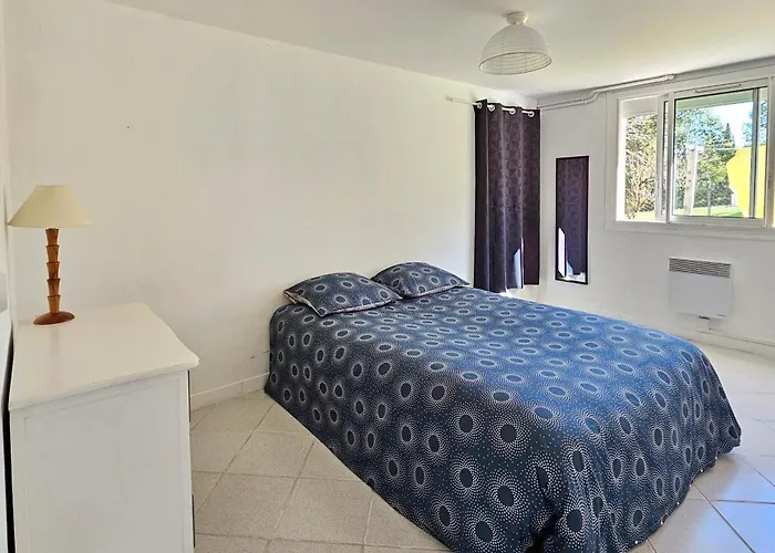 Lumineux Et Calme En Rez-de-jardin Apartmán *