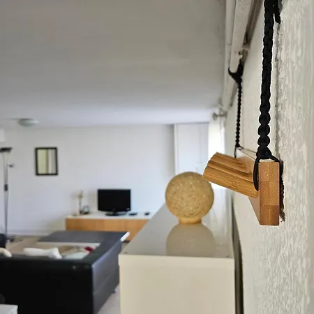 Apartment Lumineux Et Calme En Rez-de-jardin *