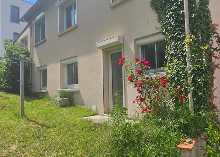 Lumineux Et Calme En Rez-de-jardin