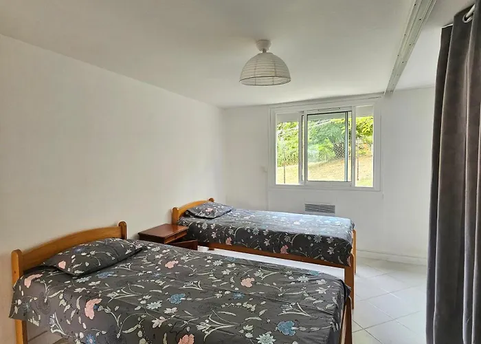 Lumineux Et Calme En Rez-de-jardin